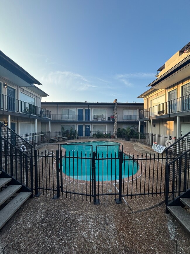 Photo - 414 Marshall St