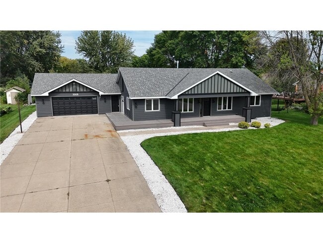 Photo - 3305 200th St W