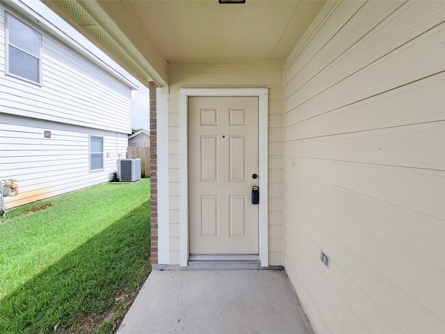 Photo - 7438 Fox Knoll Ln
