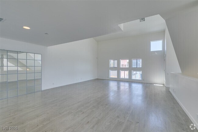 Building Photo - 255 Tower St Rental