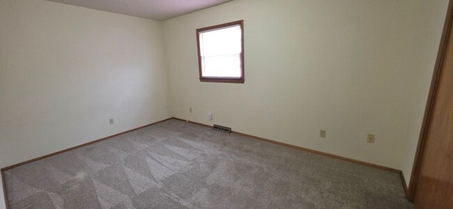 Photo - 2 Bedroom House close to Hospitals!  $895