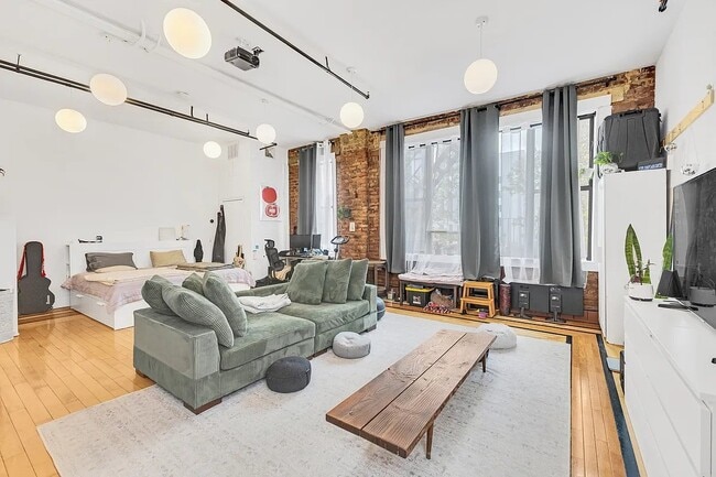 Photo - 308 Graham Ave