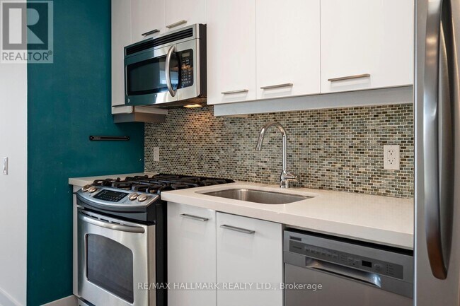 Photo - 2 Gladstone Ave Unit 605