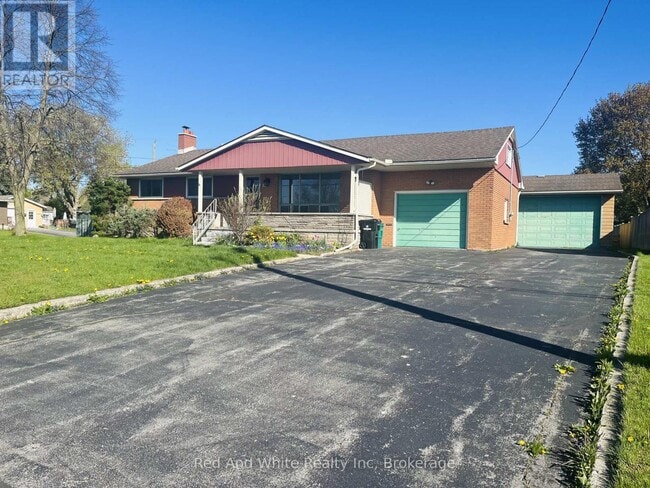 Photo - 157 Schweitzer St