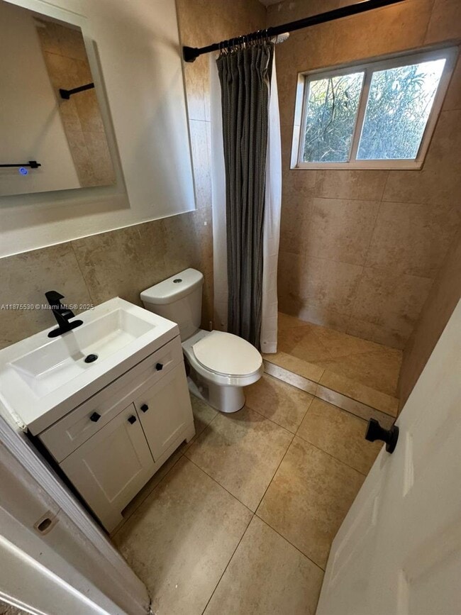 Building Photo - 2125 NE 14th Ave Unit 1 Rental