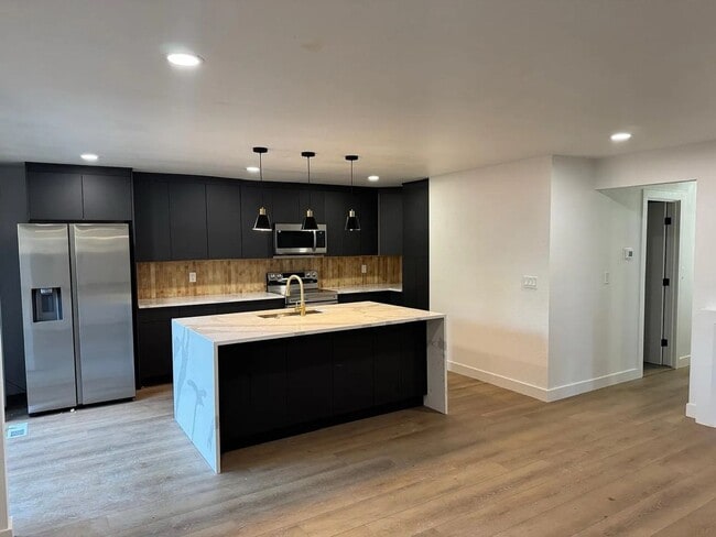 Building Photo - Newly Remodeled 3-Bedroom Bellevue Home with Modern Updates