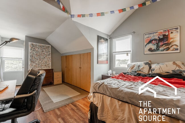 Photo - 3036 N Seminary Ave Unit 3