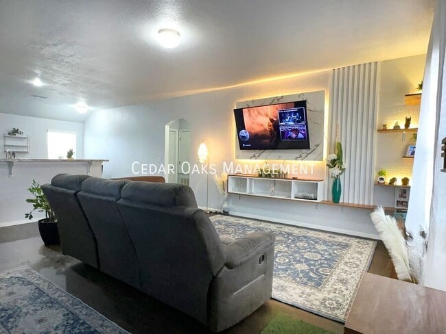 Photo - 2389 Wyandotte Ave