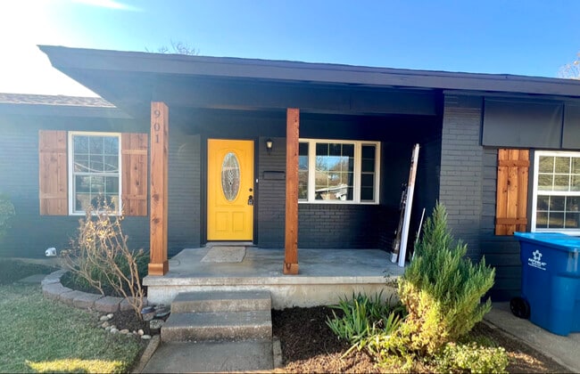 Photo - 901 Leeper Dr