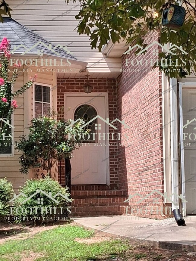 Photo - 129 Ashton Ln