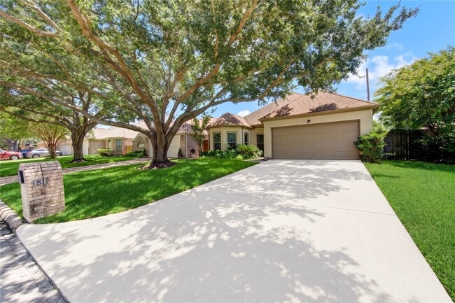 Photo - 1811 Emerald Green Dr