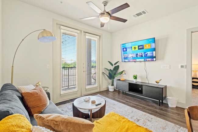 Building Photo - 10550 N Central Expy Unit ID1335744P