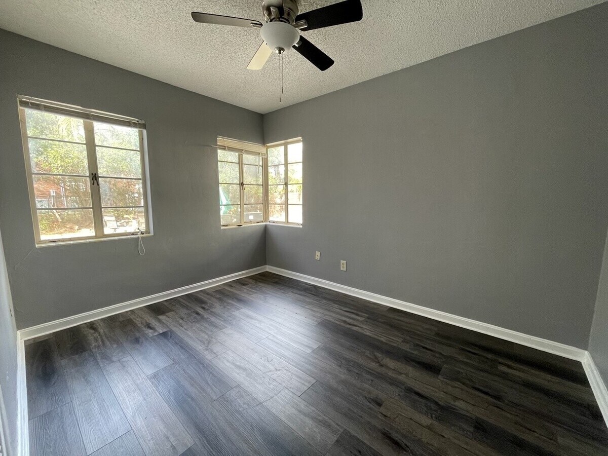 Photo - 1500 Eastin Ave