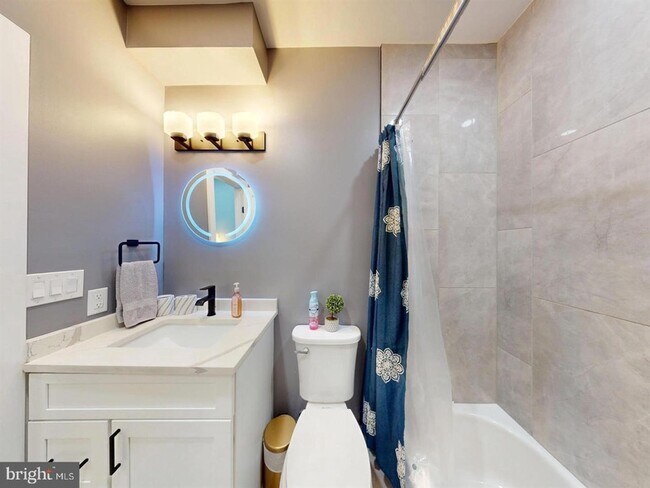 Photo - 927 Kennedy St NW Unit 303