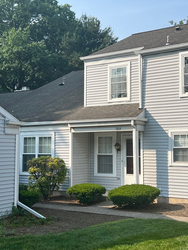 Building Photo - 709 Cambridge Ct Rental