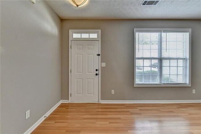 Photo - 3067 Kentmere Dr