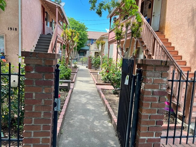 Photo - 1916-1918 7th St Unidad 1-4