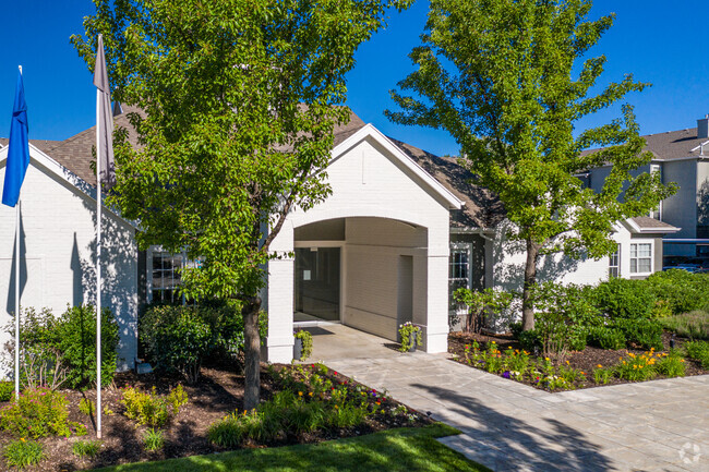 CLUBHOUSE AND OFFICE EXTERIOR l PRESTON HOLLOW - Preston Hollow Rental