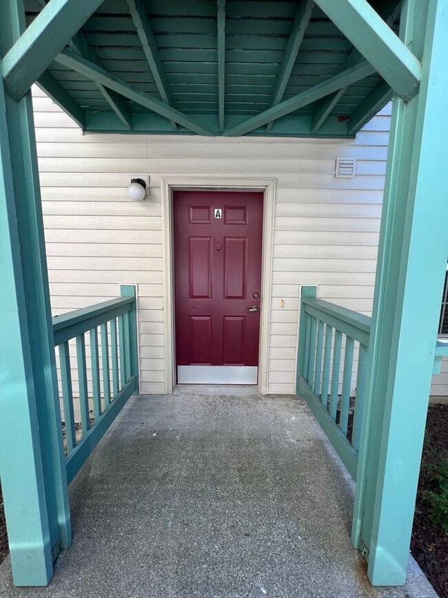 Building Photo - 1409 Bradley Ln Unit #A
