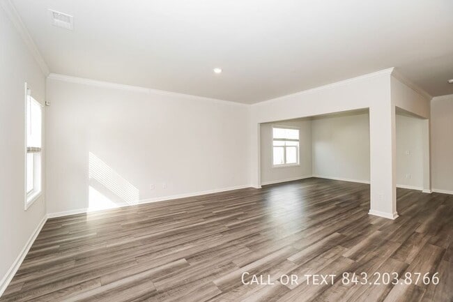 Photo - 316 Torslanda Ln