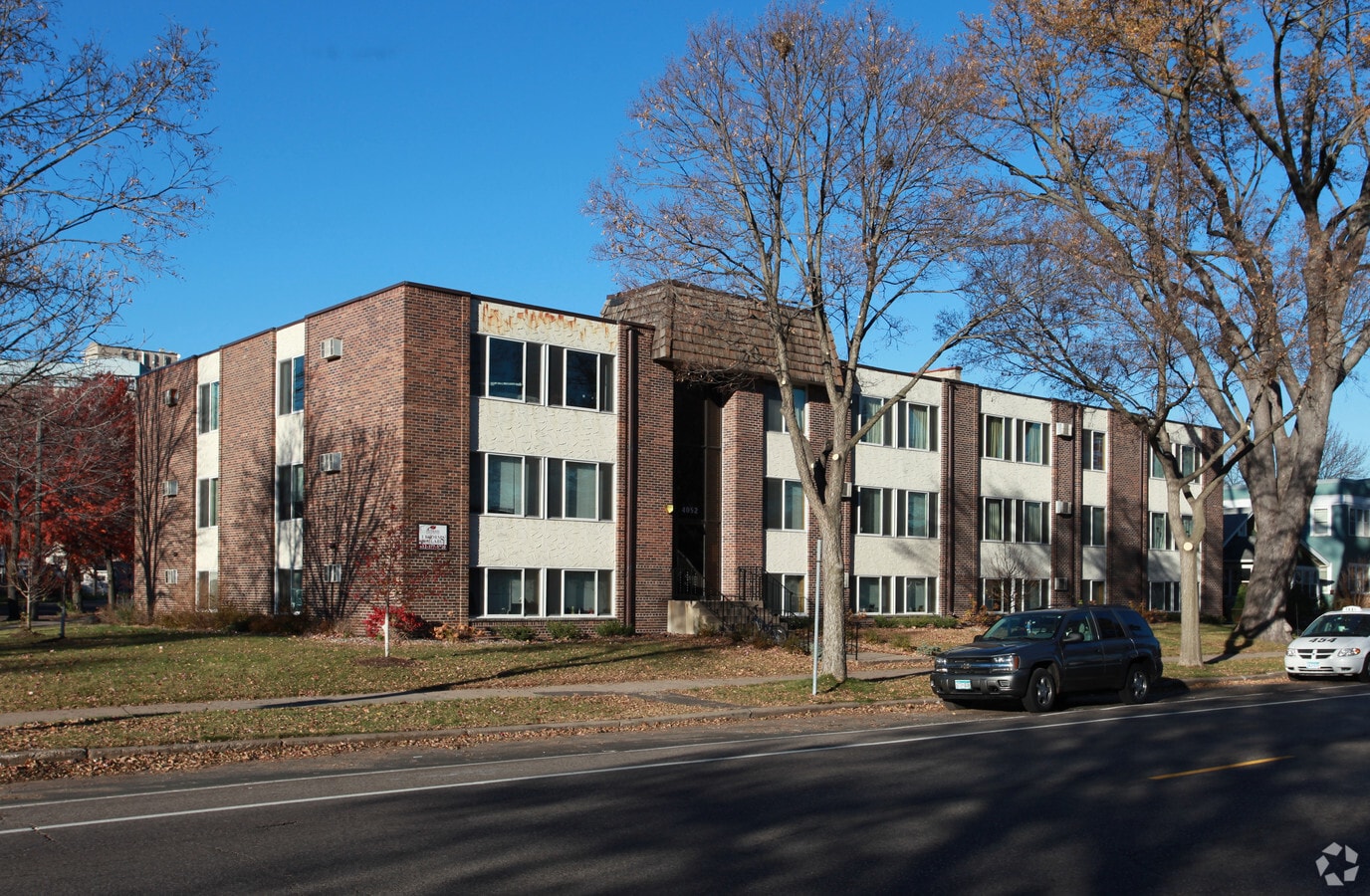 4052 Minnehaha Avenue - 4052 Minnehaha Avenue