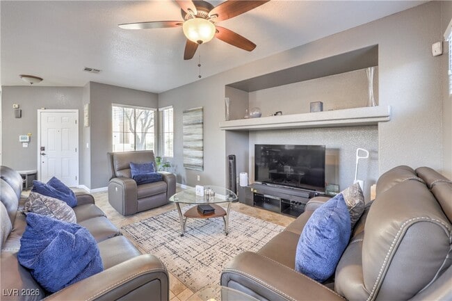 Photo - 548 W Civic Holiday Ave