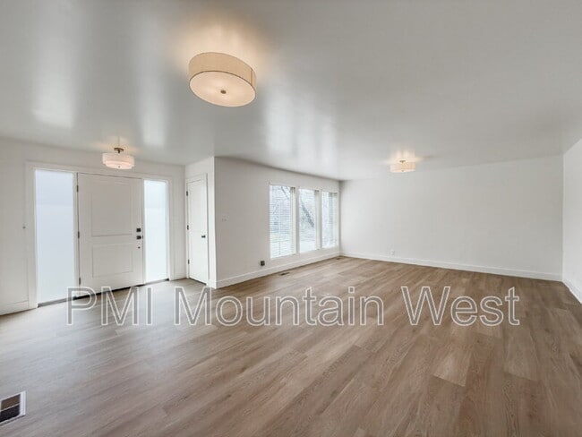 Building Photo - 345 S 850 E