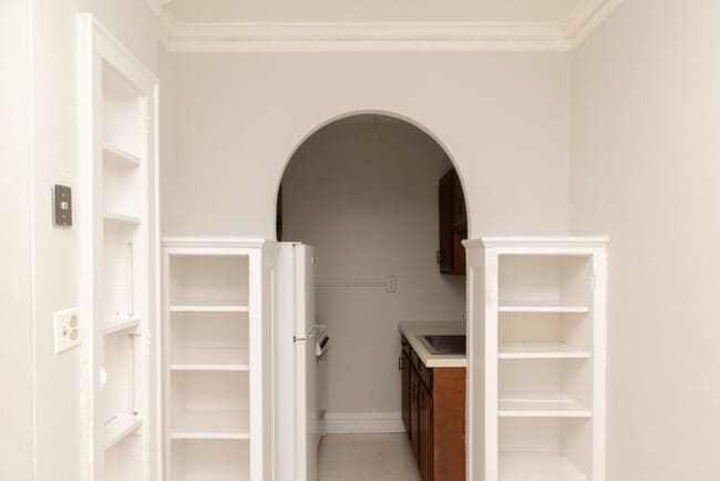 Photo - 430 W Roscoe St Unit 401