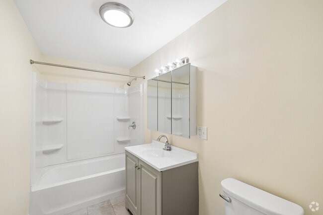 2BR, 1BA - 1,066SF - Bathroom