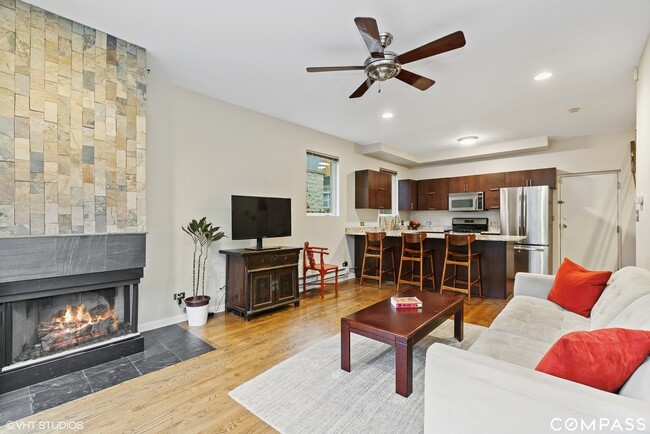 Photo - 2524 W Bloomingdale Ave Unit A