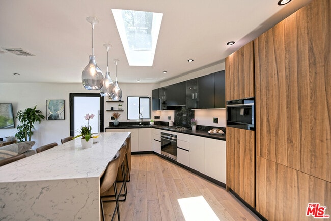 Photo - 2795 Woodshire Dr