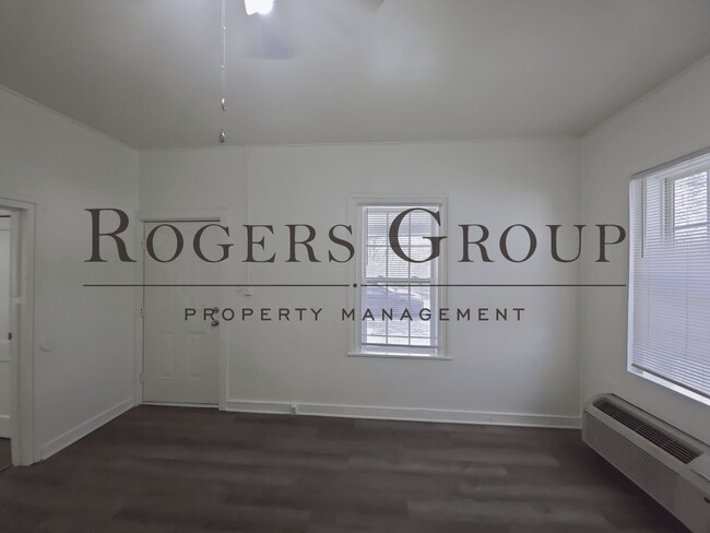 Photo - 724 Roberson St