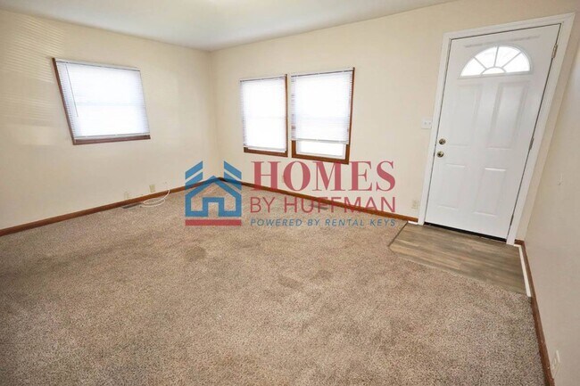 Photo - 1215-1215 Joan Ave Unidad 1213