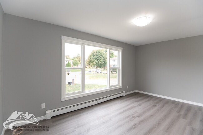 Photo - 18 Louella Crescent Unit 1