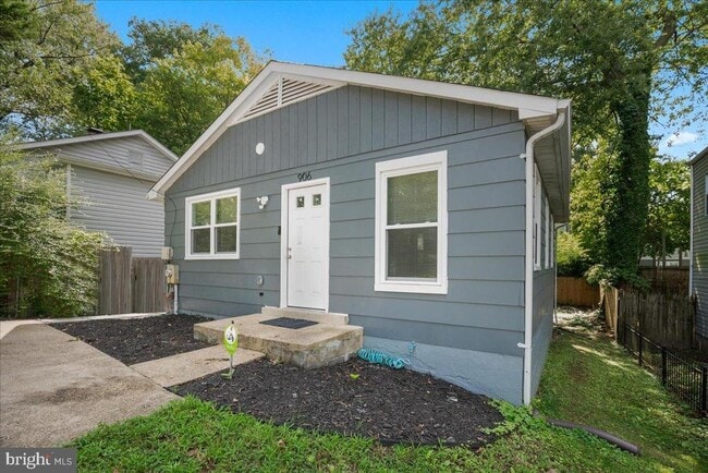 Building Photo - 906 Elfin Ave Rental