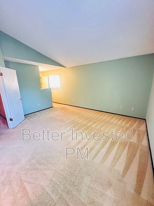 Photo - 674 Claudius Way