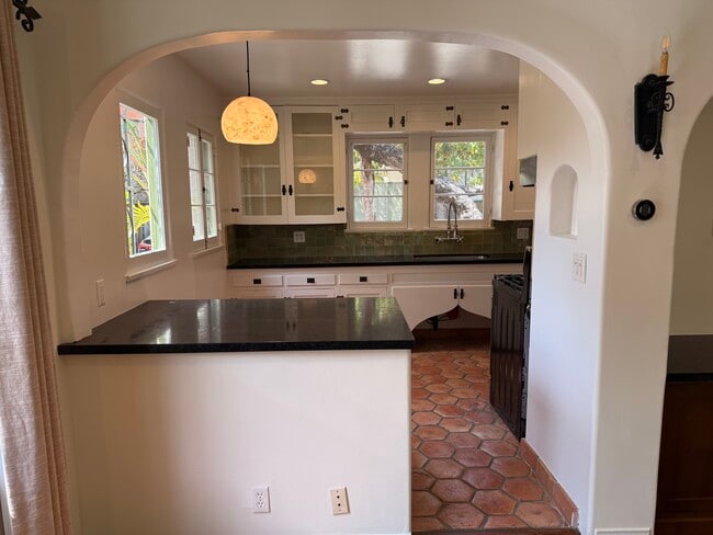 Photo - 939 Hammond St