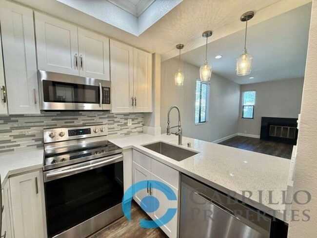 Building Photo - 2236 River Run Dr Unit #225