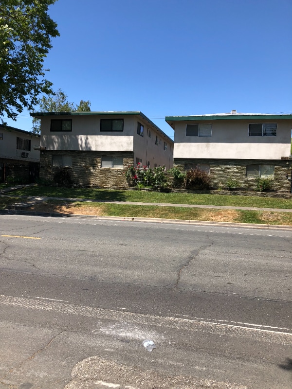 Photo - 2253 2nd Ave