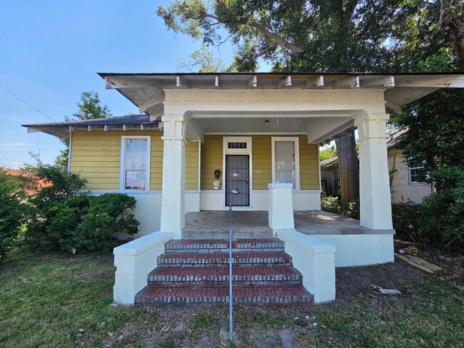 Building Photo - 1520 Central Ave
