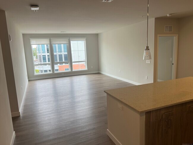 Photo - 467 West Ave