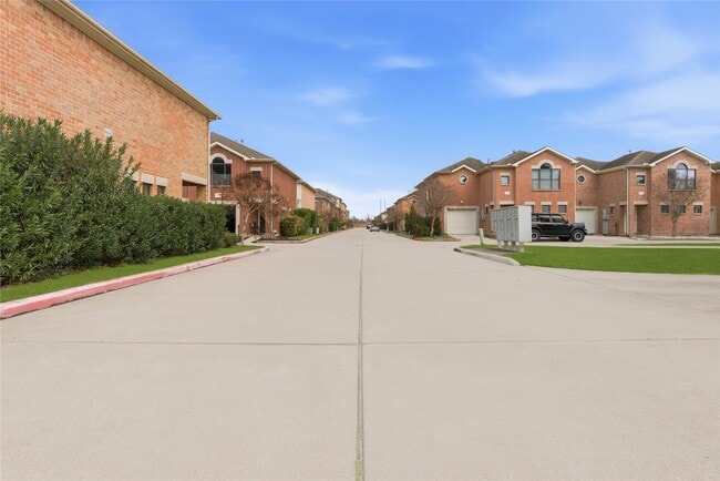 Photo - 5941 S Loop E Unidad 1301