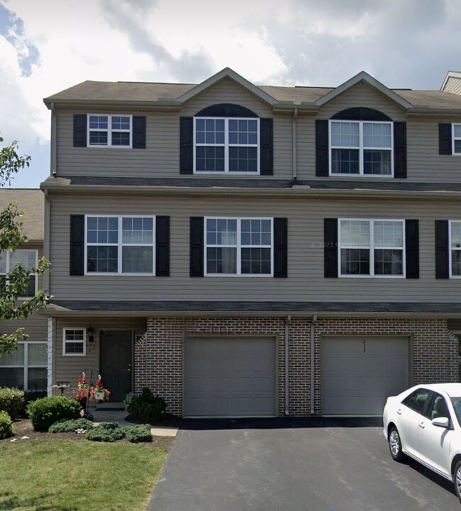 4 Bedroom 4 Bathroom in Hummelstown! - 4 Bedroom 4 Bathroom in Hummelstown! House