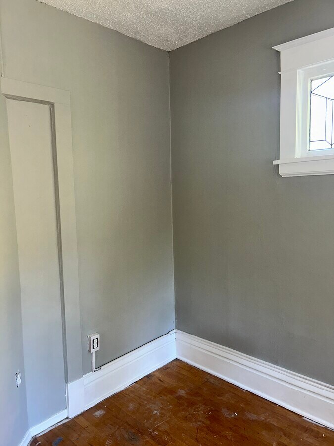 1177 Reaney Ave House Unit 1 House Rental in Saint Paul, MN