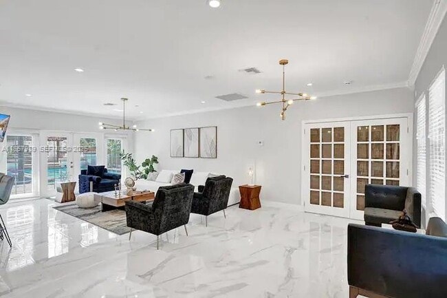 Photo - 247 SW 5th St