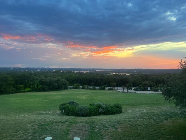Building Photo - Stunning Hill Country Condo with Lake Views!