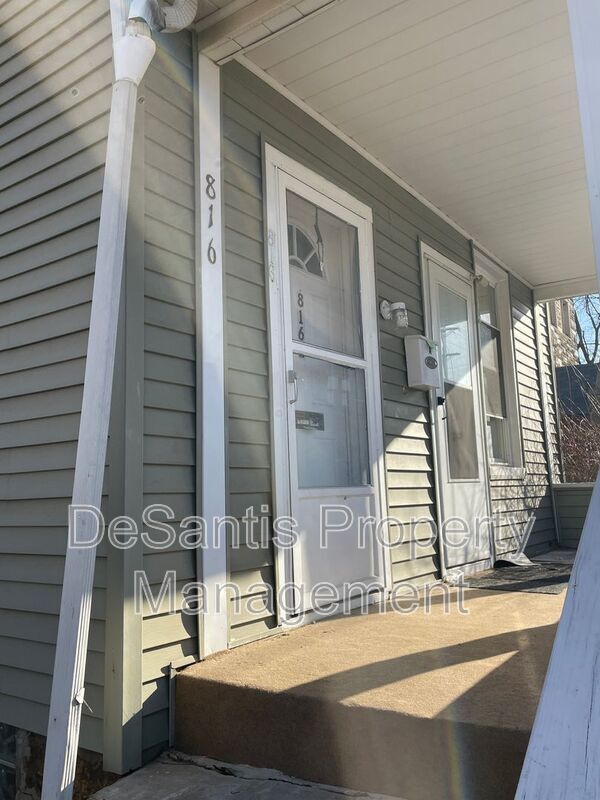 Photo - 816 11th St Unidad B