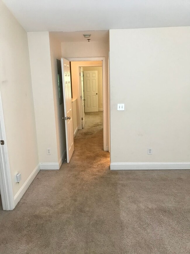 Photo - Luxury 2 Bedroom Townhouse at Whitehall Vi...