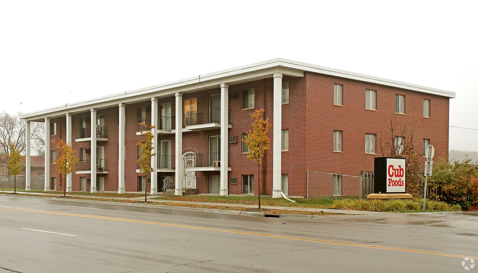 Photo - Phalen Apts