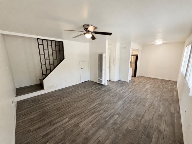 211 E Santa Paula St